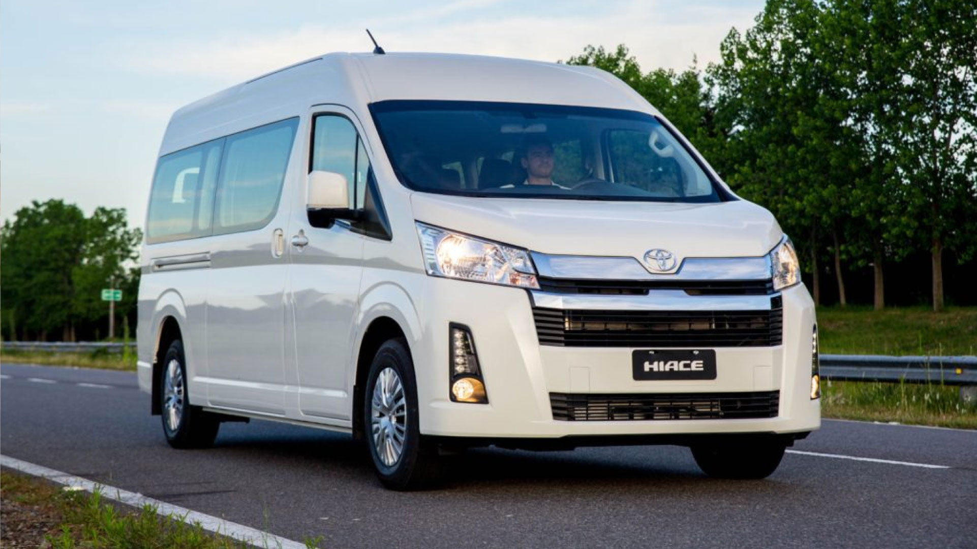 Hiace premium, hasta 14 pasajeros